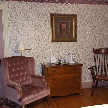 Holidae House Bed & Breakfast Bethel Bagian luar foto