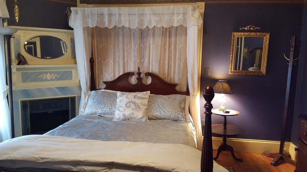 Holidae House Bed & Breakfast Bethel Bagian luar foto