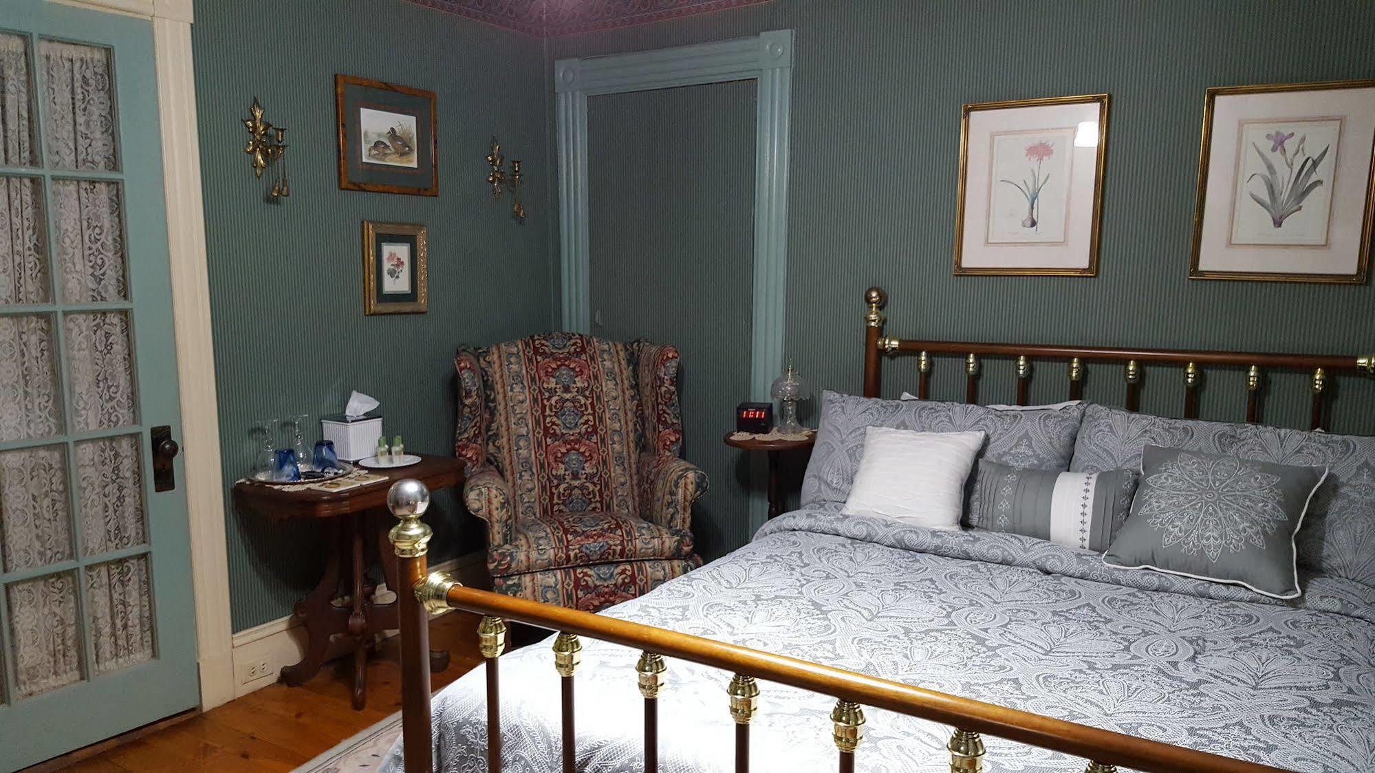 Holidae House Bed & Breakfast Bethel Bagian luar foto