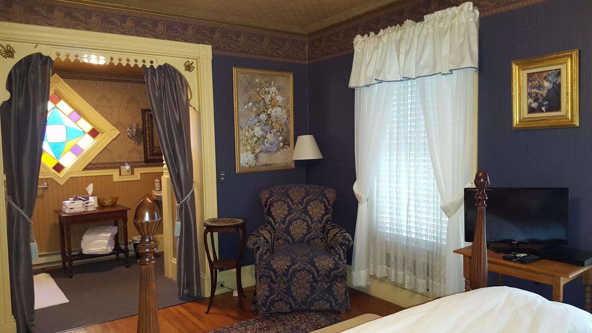 Holidae House Bed & Breakfast Bethel Bagian luar foto