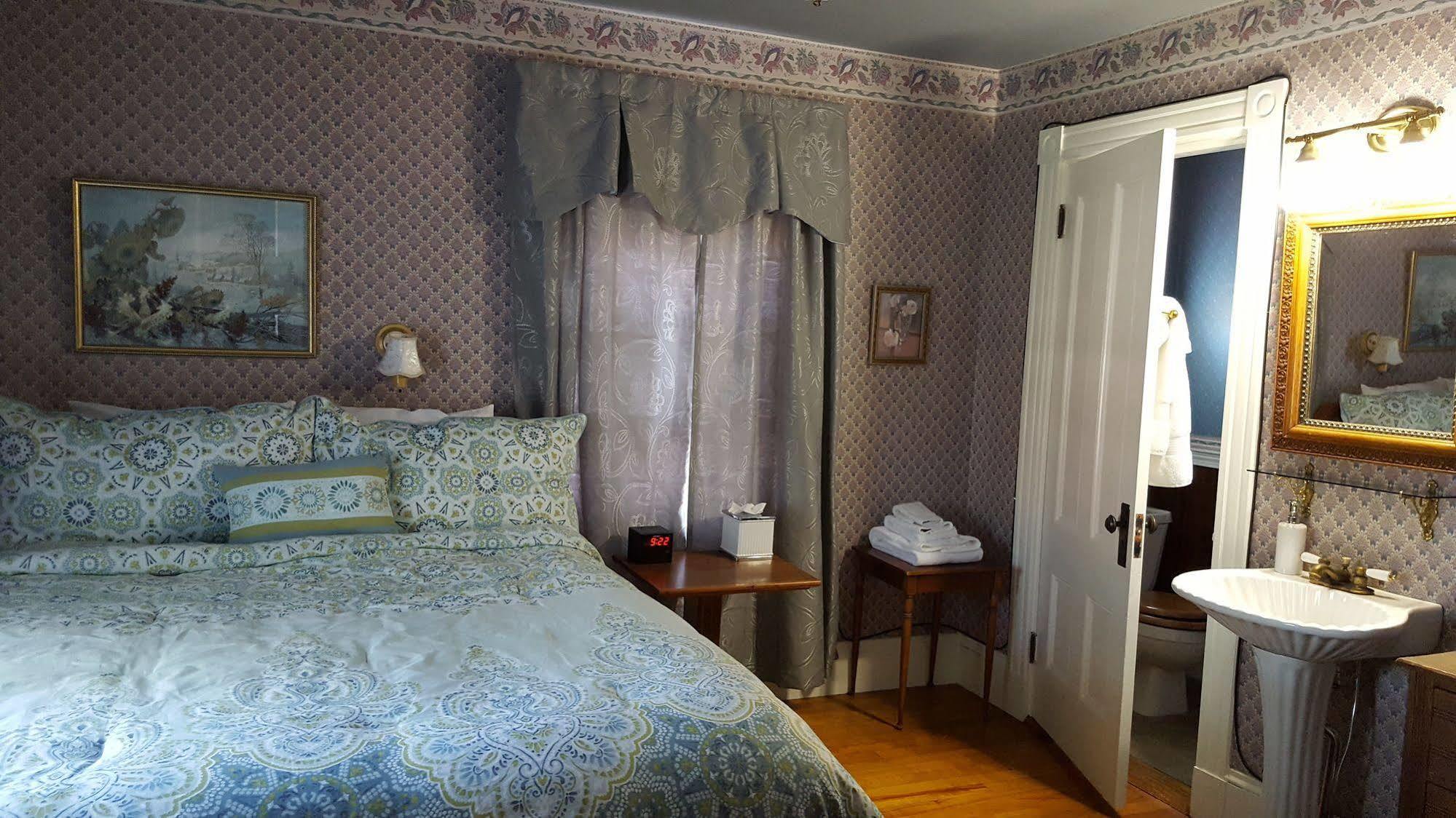 Holidae House Bed & Breakfast Bethel Bagian luar foto