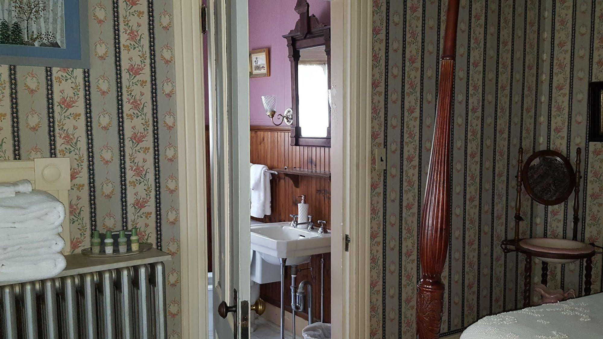 Holidae House Bed & Breakfast Bethel Bagian luar foto