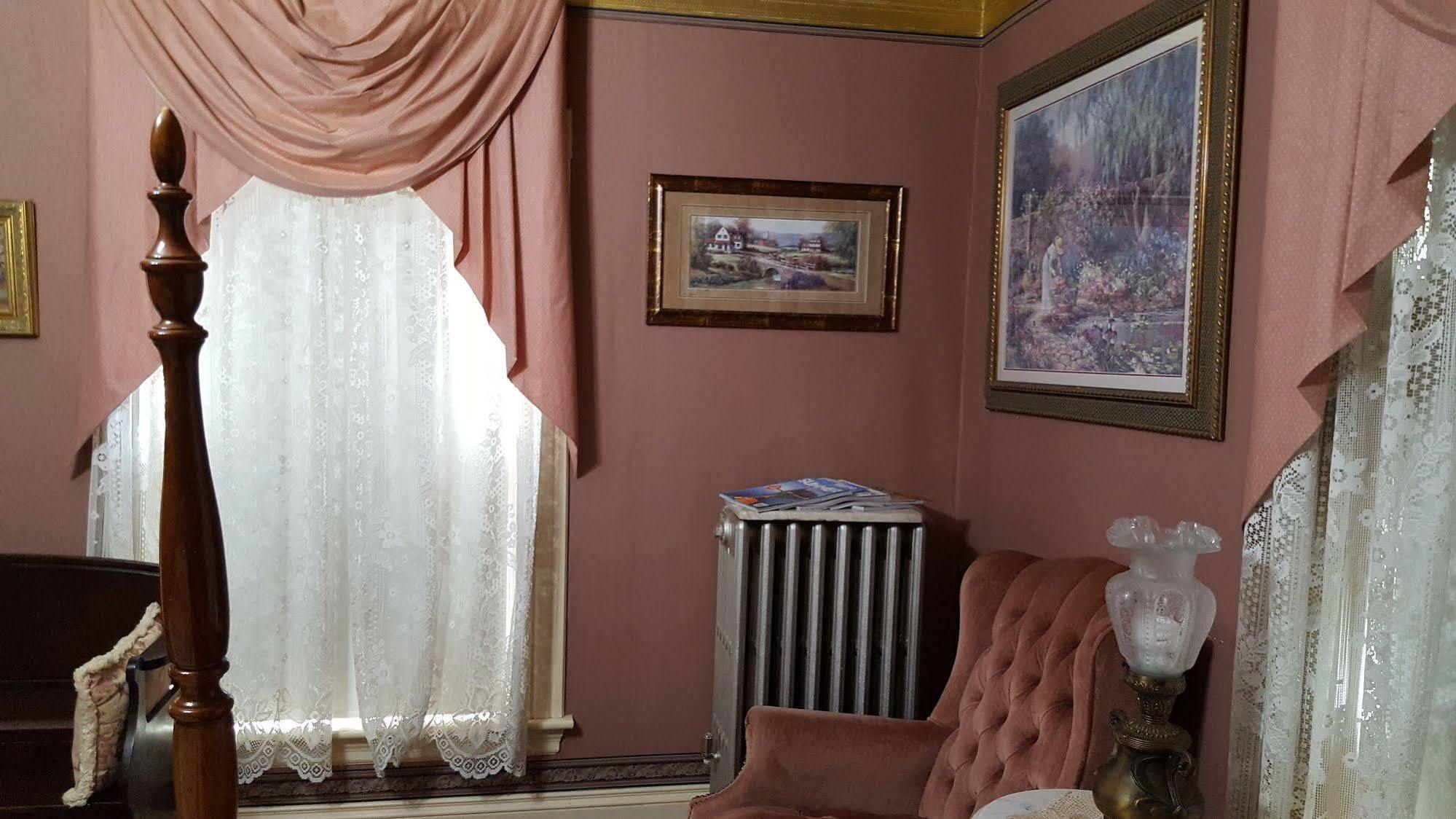 Holidae House Bed & Breakfast Bethel Bagian luar foto