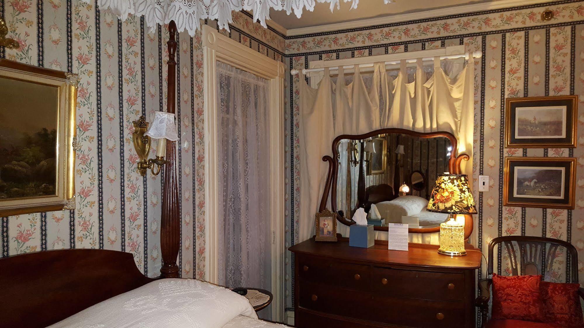 Holidae House Bed & Breakfast Bethel Bagian luar foto